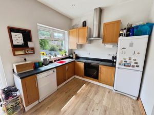 Kitchen- click for photo gallery